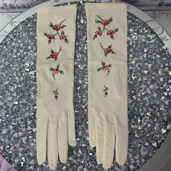 1950s cream mid-length gloves with embroidered flowers made in france rare vtg - Picture 2 of 14